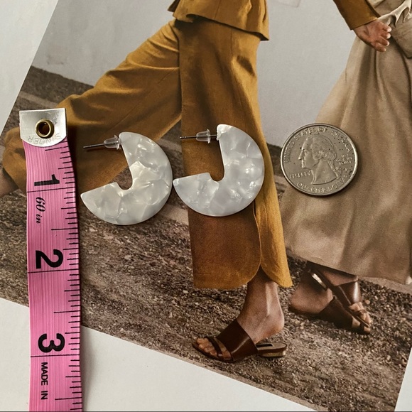 New in Package White Pearlescent Acrylic Half Hoop Earrings - Picture 3 of 4